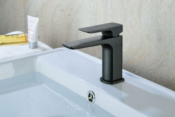 manchester-bathroom-suites-sinks-and-taps-14